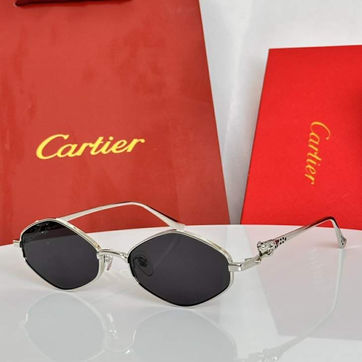 Picture of Cartier Sunglasses _SKUfw79399155fw